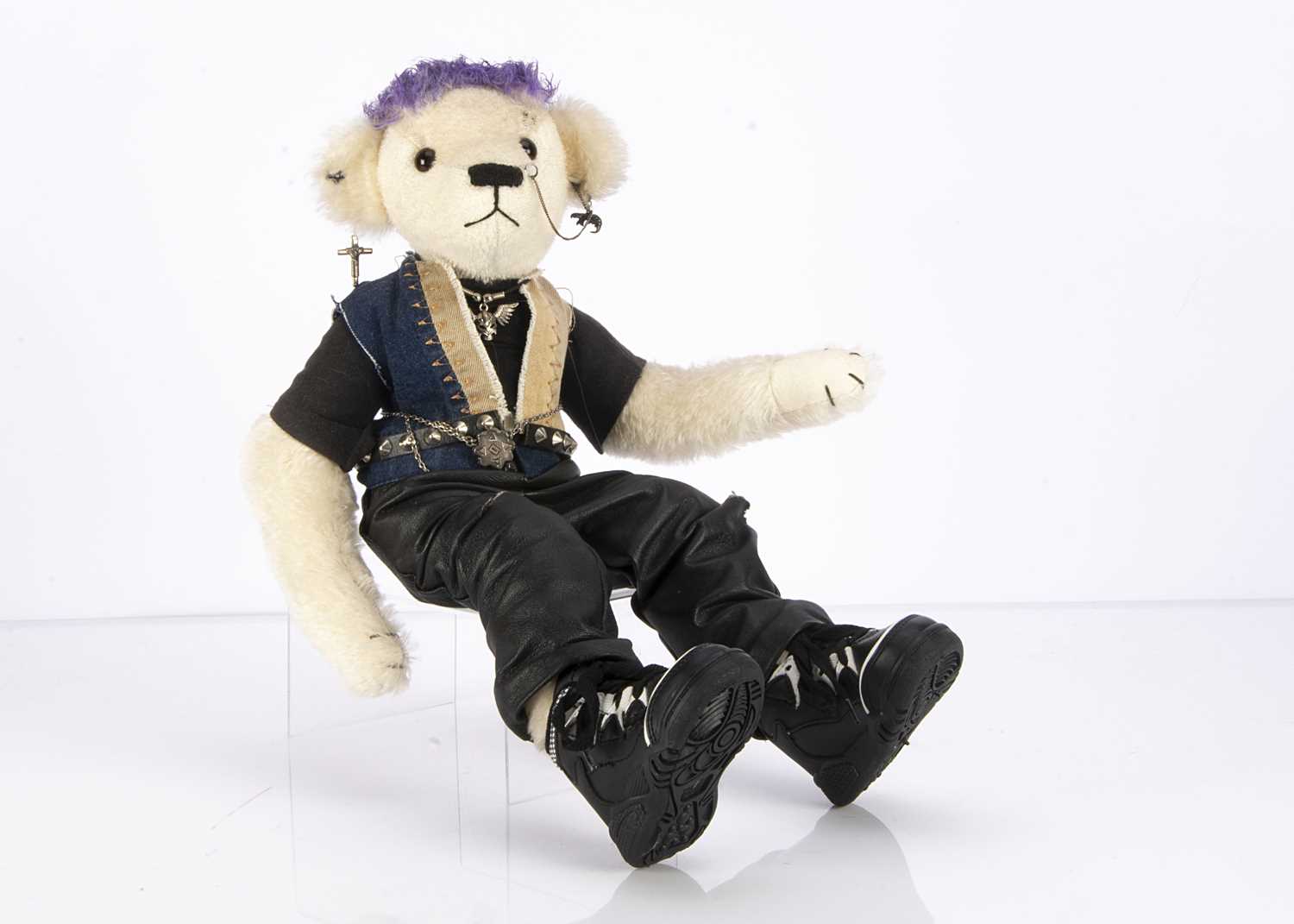 Lot 48 - A Christine and Edward Ferris SAC Bear