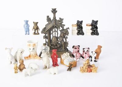 Lot 59 - Teddy Bear and Bear ornaments