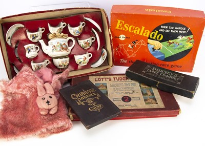 Lot 282 - A child’s transfer printed tea set