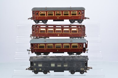 Lot 32 - Hornby 0 Gauge bogie Coaches (4)