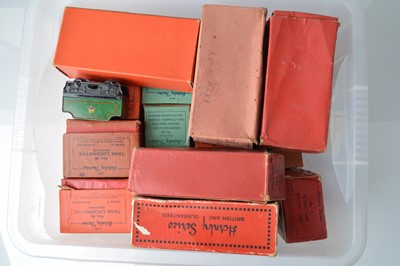 Lot 40 - Boxed late Hornby 0 Gauge Locomotives and Stock and assorted empty boxes (qty)