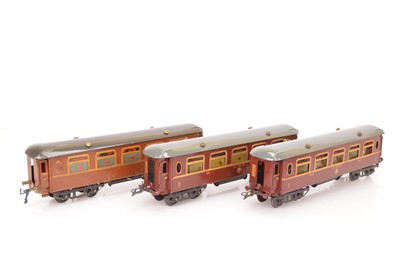 Lot 73 - Hornby 0 Gauge Bogie Saloon Coaches (3)