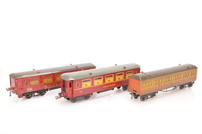 Lot 77 - Hornby 0 Gauge Metropolitan Railway and Pullman Coaching Stock (3)