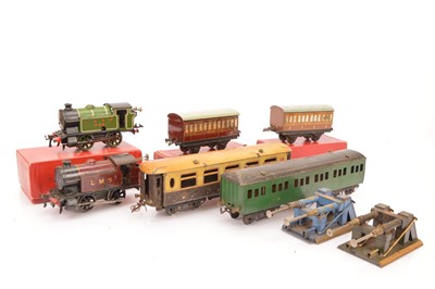 Lot 86 - Hornby 0 Gauge clockwork Locomotives and Stock