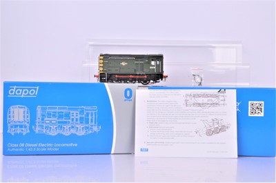Lot 94 - Dapol 0 Gauge 7D-008-003 BR green Class 08 Diesel Shunter D3219