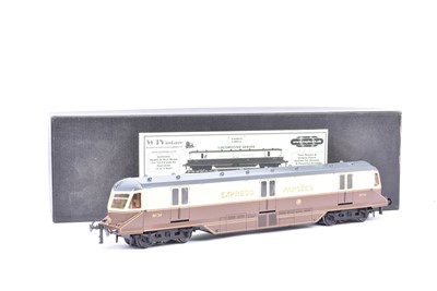 Lot 99 - WJ Vintage 0 Gauge GWR chocolate and cream Parcels Railcar No 34