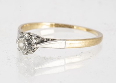 Lot 19 - An 18ct  gold and platinum diamond solitaire ring