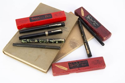 Lot 303 - A group of six vintage fountain pens