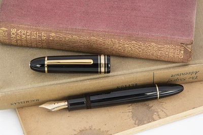Lot 304 - A modern Mont Blanc Meisterstuck No. 149 fountain pen