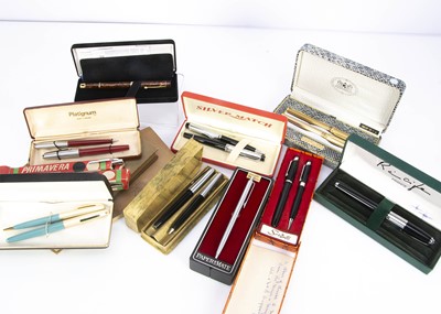 Lot 307 - A group of vintage and modern fountain and other pens