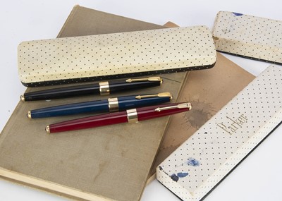 Lot 324 - Three vintage Parker 17 fountain pens