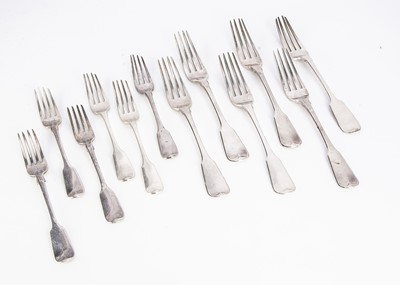 Lot 344 - An harlequin set of Georgian and Victorian silver dinner and dessert forks
