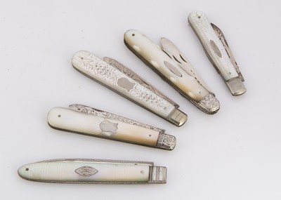 Lot 372 - Five Victorian and later silver and mother of pearl folding pocket fruit knives