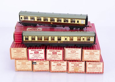 Lot 352 - Hornby-Dublo 00 Gauge 2-Rail Super Detail BR WR chocolate and cream Corridor Coaches including late issue Restaurant Car