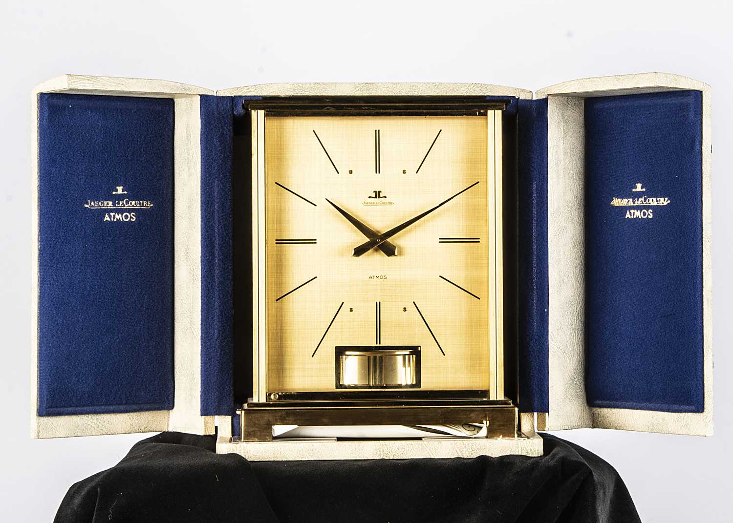 Lot 8 - A 1970s Jaeger-LeCoultre Atmos VII gilt mantle clock