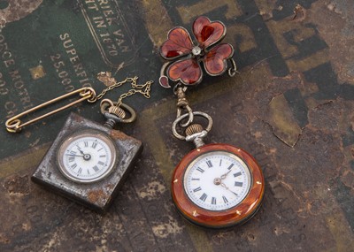 Lot 29 - A pretty Edwardian period silver gilt and enamelled lady's fob watch