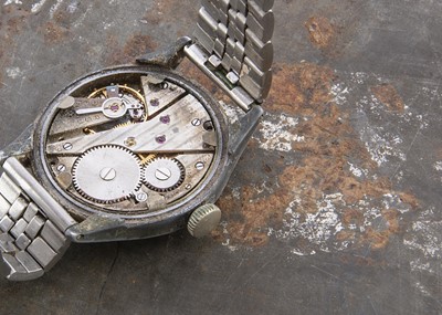 Lot 112 - A WWII period Phenix military style wristwatch