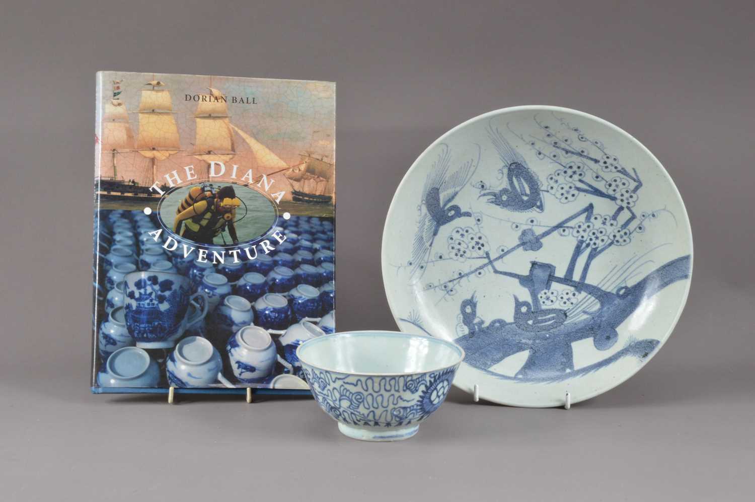 Lot 278 - Two late 18th century pieces of Chinese ceramics