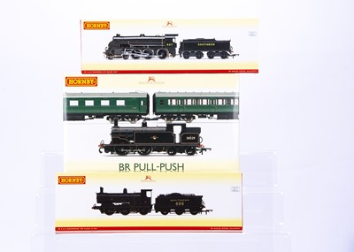 Lot 261 - Hornby 00 Gauge BR SR green Push-Pull set and SR black Locomotives and Tenders