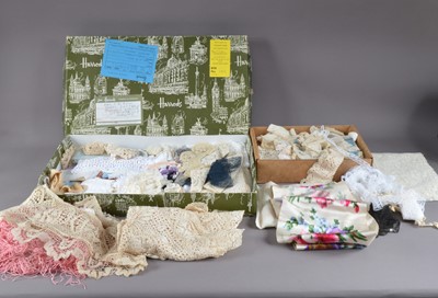Lot 346 - A large collection of 19th century and later lace