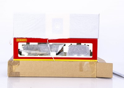 Lot 268 - Hornby 00 Gauge R2215 The Queen's Golden Jubilee 2002 Ltd Ed LMS maroon 6201 'Princess Elizabeth' Locomotive and Tender