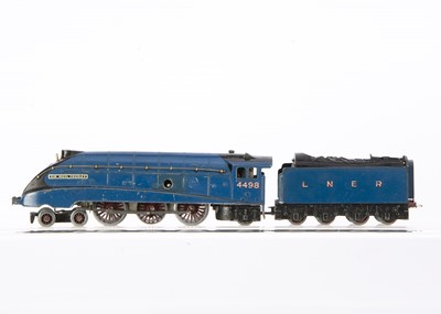 Lot 274 - Hornby-Dublo pre-war 00 Gauge clockwork LNER blue 4498 'Sir Nigel Gresley' Locomotive and Tender