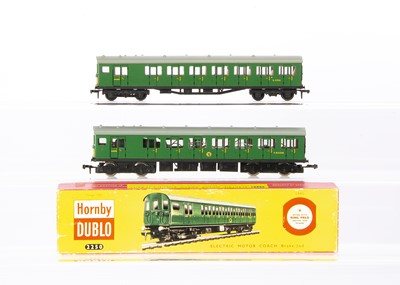 Lot 289 - Hornby-Dublo 00 Gauge 2-Rail SR green EMU Power and Trailer Cars