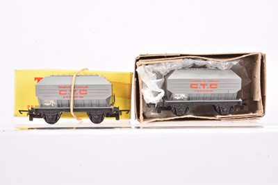 Lot 136 - Pair of Tri-ang TT Gauge T571 Continental CTC Grain Wagons