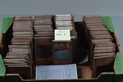 Lot 41 - The Noakes 'Quad' Magic Lantern or Noakesoscope (Special Auction Services wishes to extend its gratitude to Dr Richard Crangle for the following lot description and analysis)