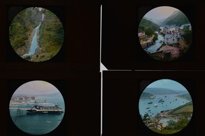 Lot 41 - The Noakes 'Quad' Magic Lantern or Noakesoscope (Special Auction Services wishes to extend its gratitude to Dr Richard Crangle for the following lot description and analysis)