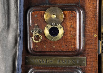 Lot 41 - The Noakes 'Quad' Magic Lantern or Noakesoscope (Special Auction Services wishes to extend its gratitude to Dr Richard Crangle for the following lot description and analysis)