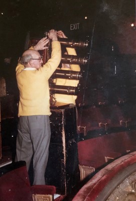 Lot 41 - The Noakes 'Quad' Magic Lantern or Noakesoscope (Special Auction Services wishes to extend its gratitude to Dr Richard Crangle for the following lot description and analysis)