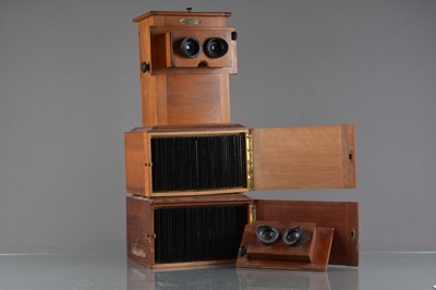 Lot 81 - A Unis France Educa Automatic Stereoscope