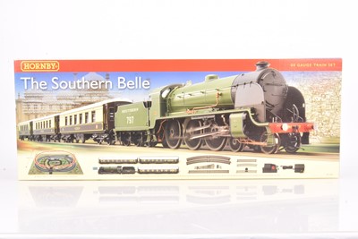 Lot 166 - Hornby 00 Gauge R1118 'The Southern Belle' Train Set
