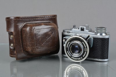 Lot 458 - A Photavit IV Camera