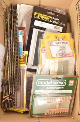 Lot 15 - N Gauge Trackside Accessory Kits and Track (Qty)