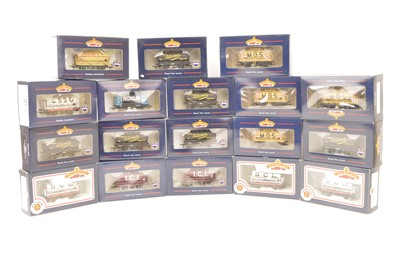 Lot 193 - Bachmann OO Gauge Private Owner Tank Wagons (18)