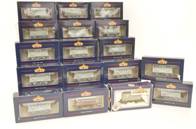 Lot 194 - Bachmann OO Gauge BR Grey Goods Wagons (17)