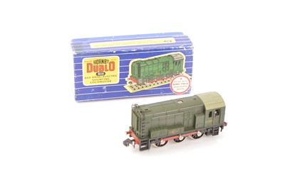 Lot 233 - Hornby-Dublo 00 Gauge 3-Rail 3231 BR green 0-6-0 Diesel Shunter D3763