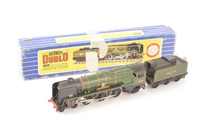 Lot 235 - Hornby-Dublo 00 Gauge 3-Rail 3235 BR green West Country Class 34042 'Dorchester' Locomotive and Tender