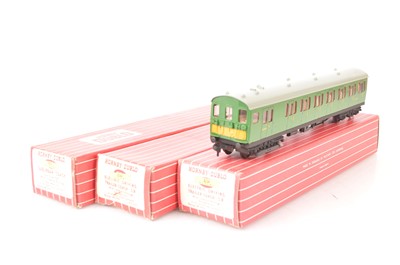 Lot 267 - Hornby-Dublo 00 Gauge Export unmotorised 2-Rail BR green EMU 3-Car Set (3)