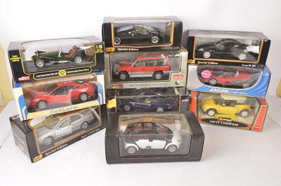 Lot 4 - 1:18 Scale Diecast Modern Cars (10)