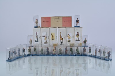 Lot 328 - Historical and 20th Century Metal Military and Civilian Figures of Spanish Manufacture (39)