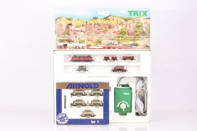 Lot 30 - N Gauge Swiss Part Freight Set and Swiss Hopper Wagon Set