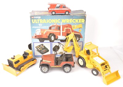 Lot 374 - Corgi ERTL and Tonka and other makers large scale Vehicles (5)