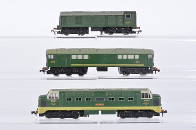 Lot 544 - Hornby-Dublo 00 Gauge 3-Rail BR green Diesel Locomotives including 'St Paddy'
