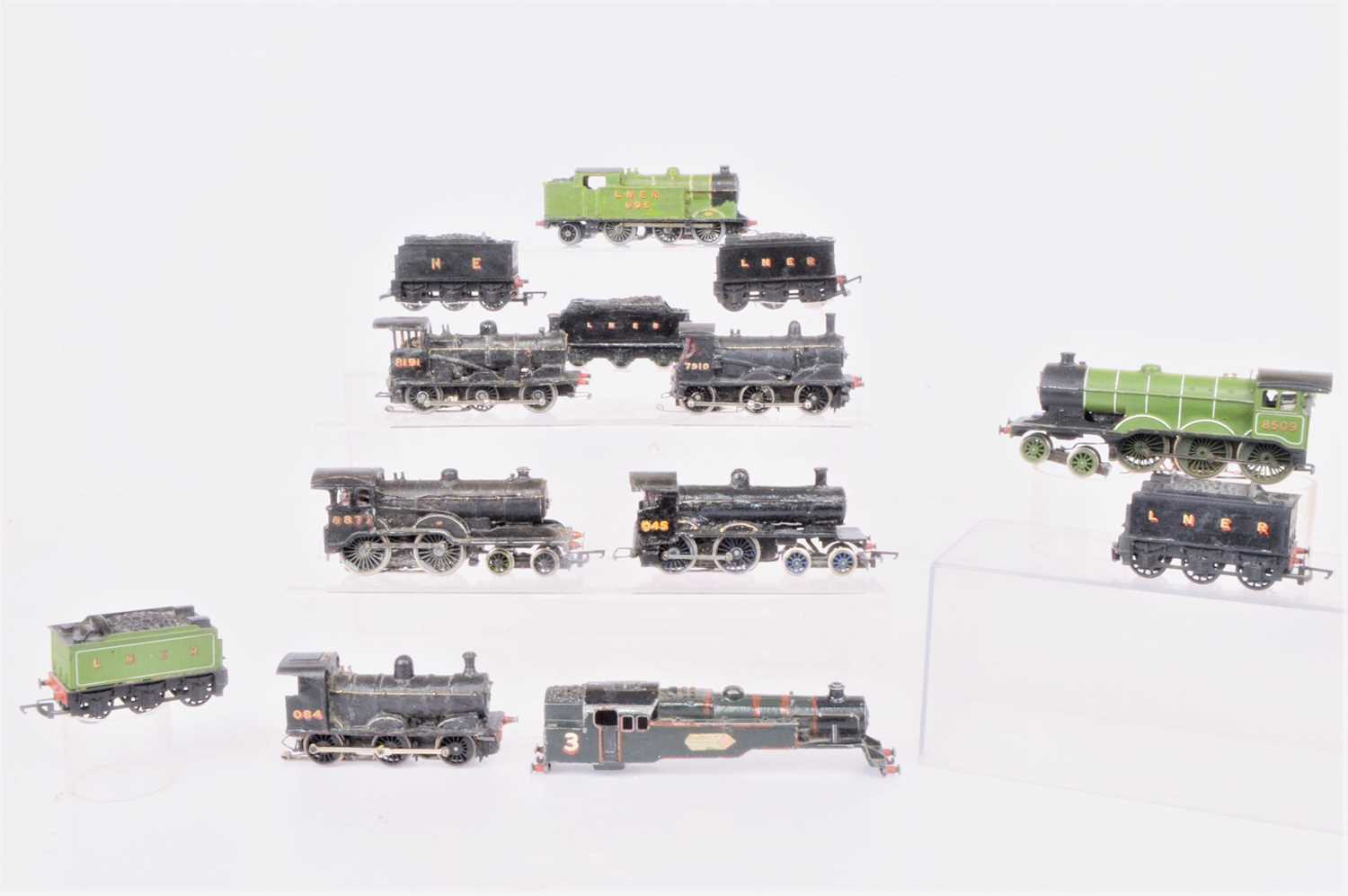 Lot 620 - Mainline Hornby 00 gauge  Steam Locomotives and Tenders all modified for 3-rail pickup and heavily repainted (12)