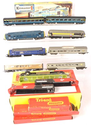 Lot 640 - Hornby Lima Diesel locomotives 00 gauge with carriages wagons and empty boxes (qty)