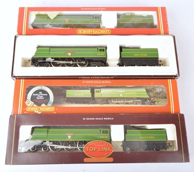 Lot 467 - Hornby 00 gauge West Country class Steam Locomotives and tenders SR malachite green in original boxes (4)