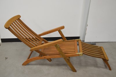 Lot 47 - A 20th century wooden steamer chair